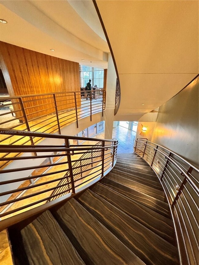 Building Photo - 2641 N Flamingo Rd