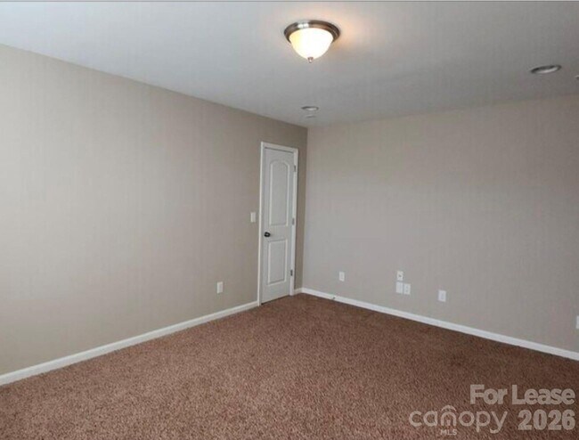 Building Photo - 317 Montibello Dr