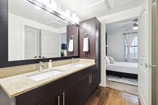 Building Photo - 5445 Town and Country Blvd