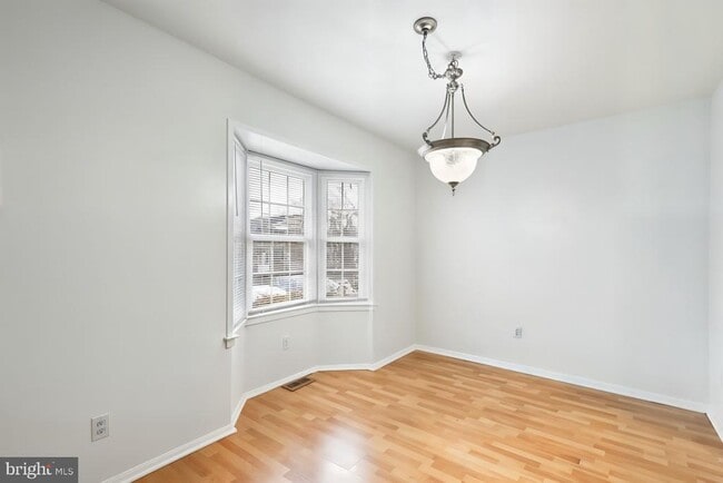 Building Photo - 1851 Sharwood Pl