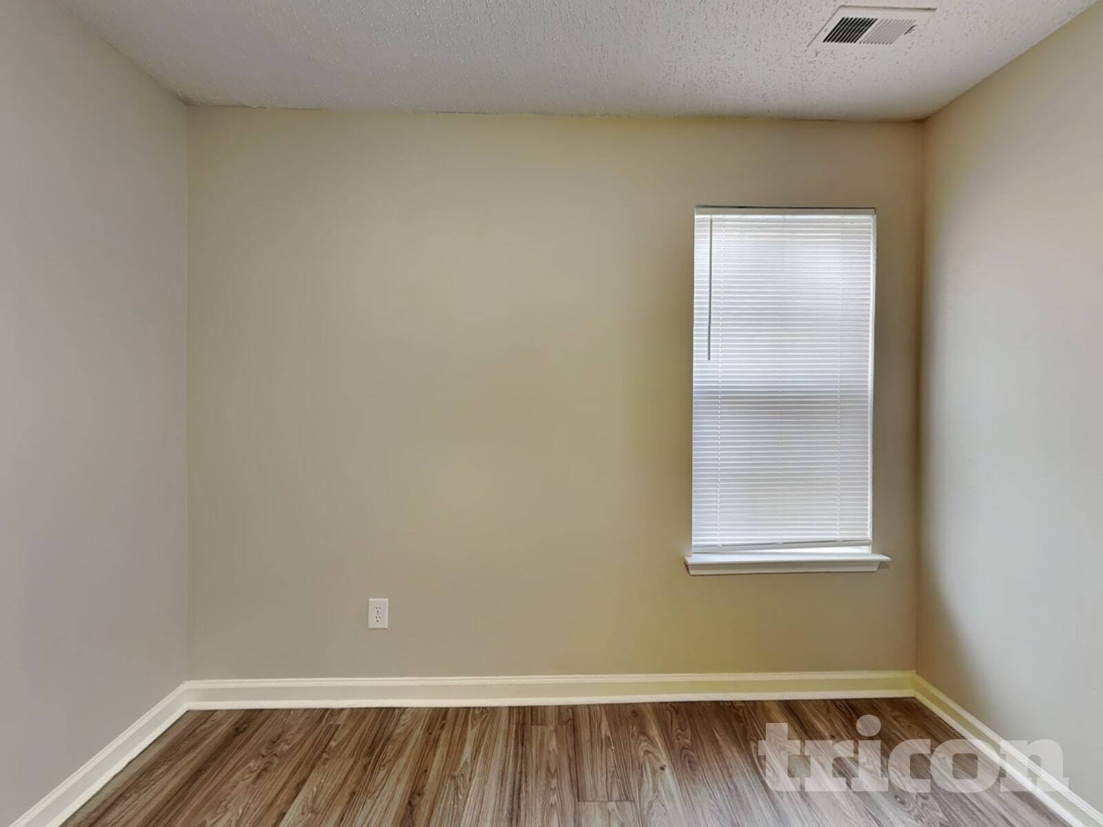 Building Photo - 5050 Elizabeth Rd