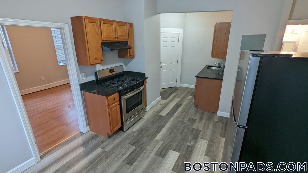 Primary Photo - 98 Woodledge St