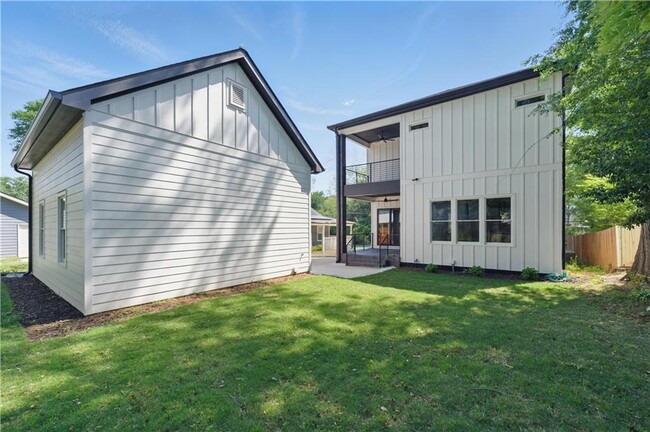 Building Photo - 3419 Hamilton Ave
