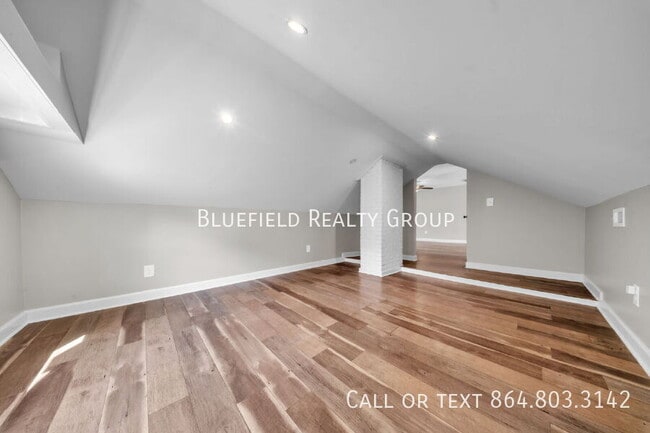 Building Photo - 800 Perry Rd