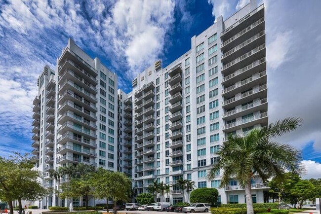 Building Photo - 300 S Australian Ave
