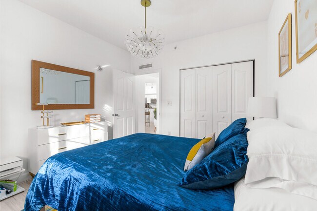 Building Photo - 255 NE 3rd Ave