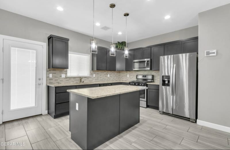 Building Photo - 2828 Tierra Oasis St