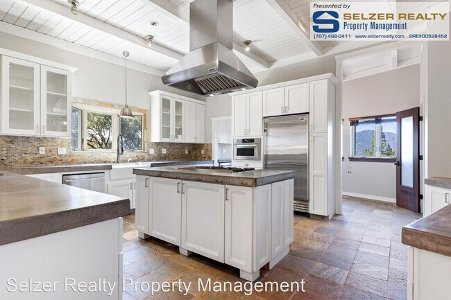Building Photo - 3 br, 2.5 bath House - 805 Isola Way