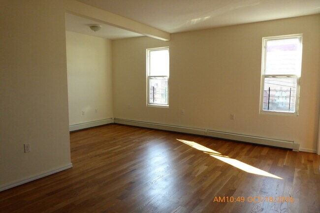 Building Photo - 441 E 180th St