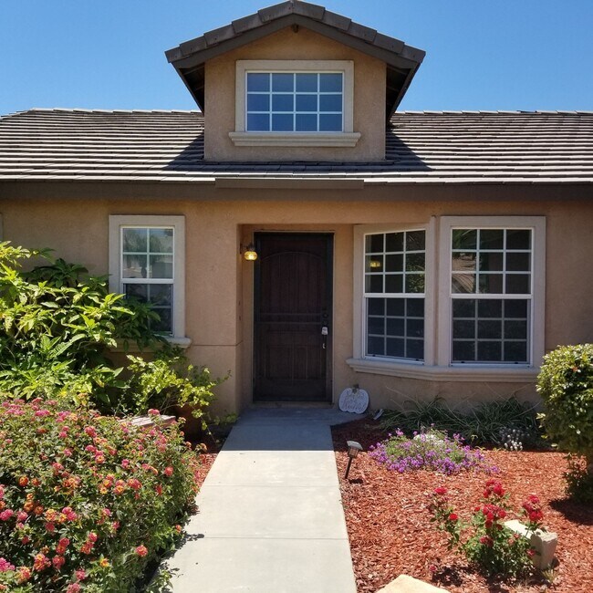 Building Photo - 805 Alpine Ct