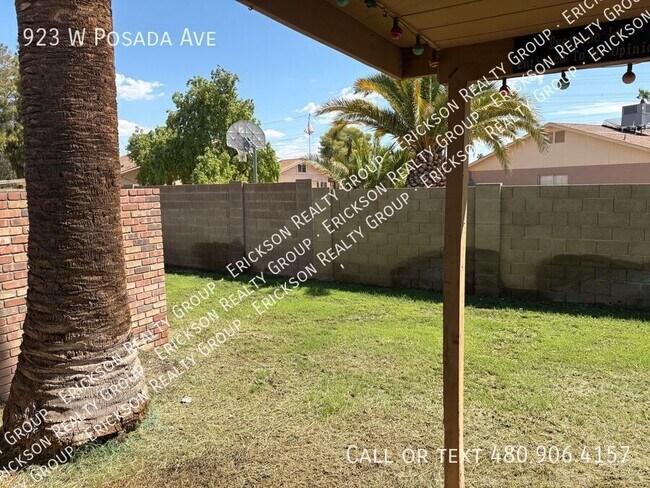 Building Photo - 923 W Posada Ave