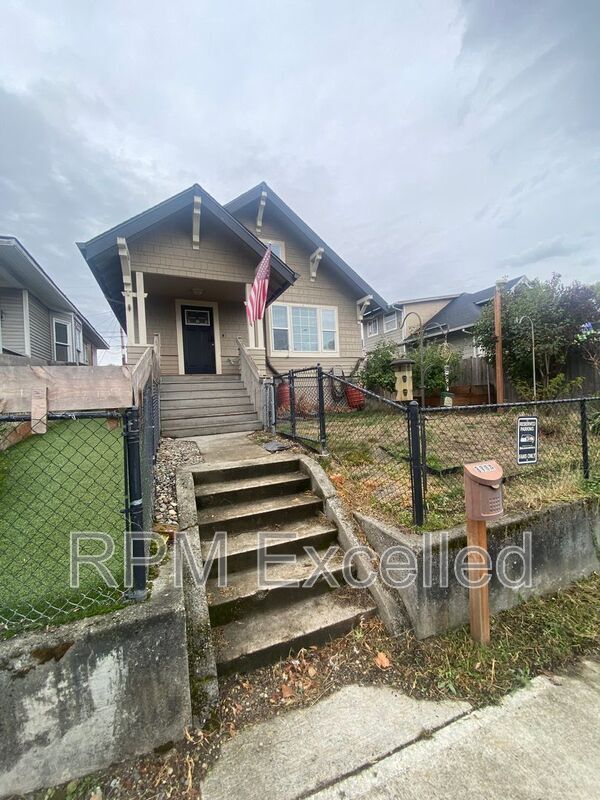 Building Photo - 3714 E I St