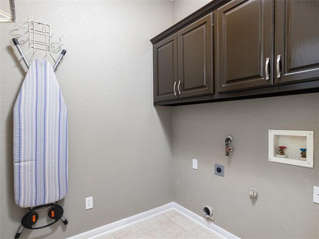Building Photo - 15620 Echo Hills Dr