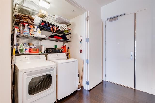 Building Photo - 2200 Victory Ave