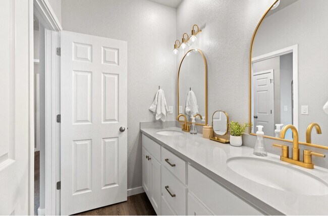 Building Photo - 1305 Swallowtail Dr