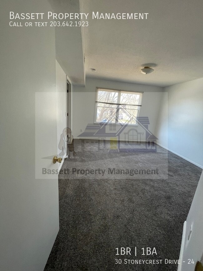 Building Photo - 30 Stoneycrest Dr