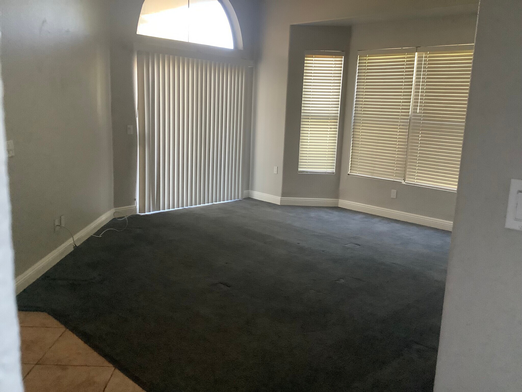 Large master suite with patio access - 1502 E Estrid Ave
