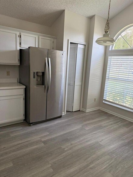 Building Photo - 2833 Falling Tree Cir