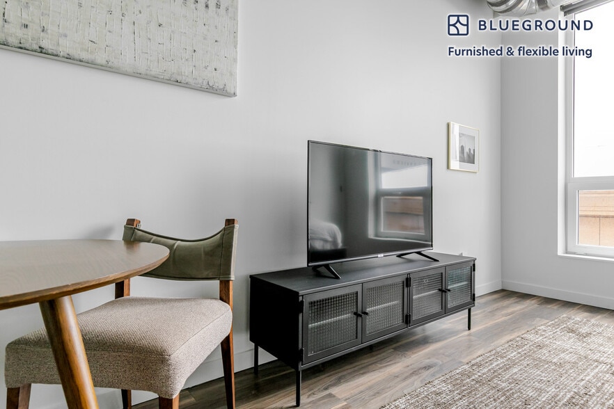 Building Photo - 61 W Erie St