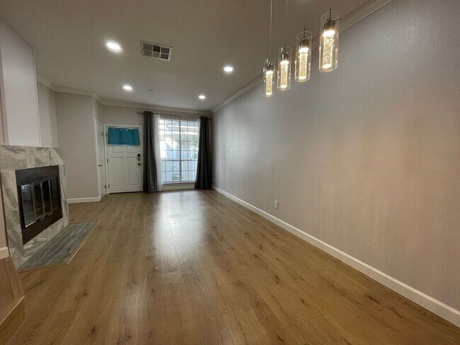 Building Photo - 964 Belmont Terrace