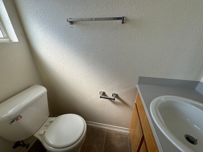 Building Photo - 4303 Deek Dr