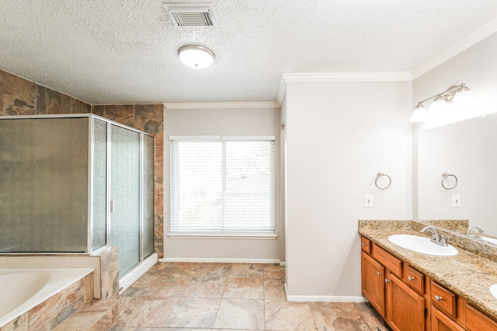Building Photo - 1506 Newmark Dr