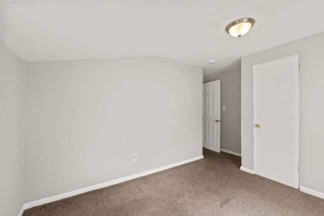 Building Photo - 462-464-464 Idlewood Rd