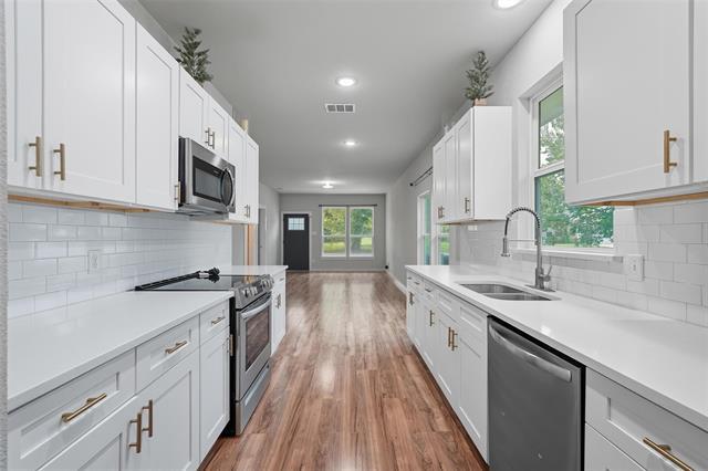 Building Photo - 2020 Hemphill St