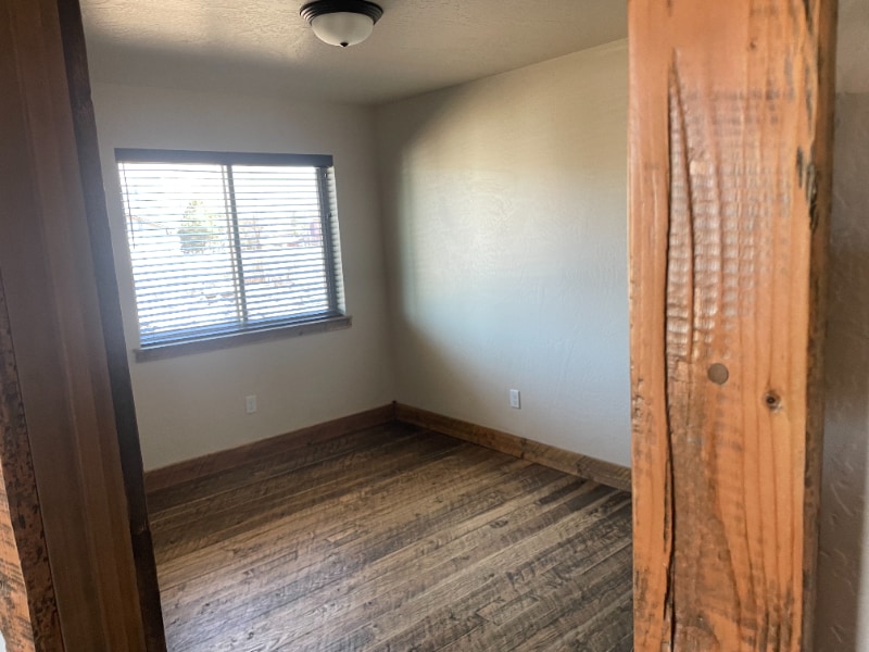 Building Photo - 6240-6243 Three Needles Ln