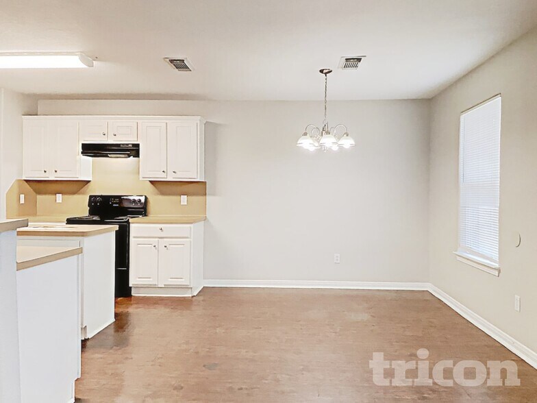 Building Photo - 220 Kellyn Ct