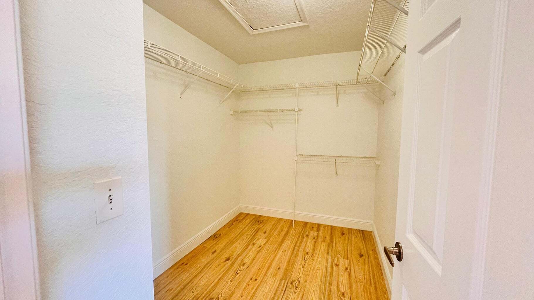 Building Photo - 1436 Hawthorne Pl