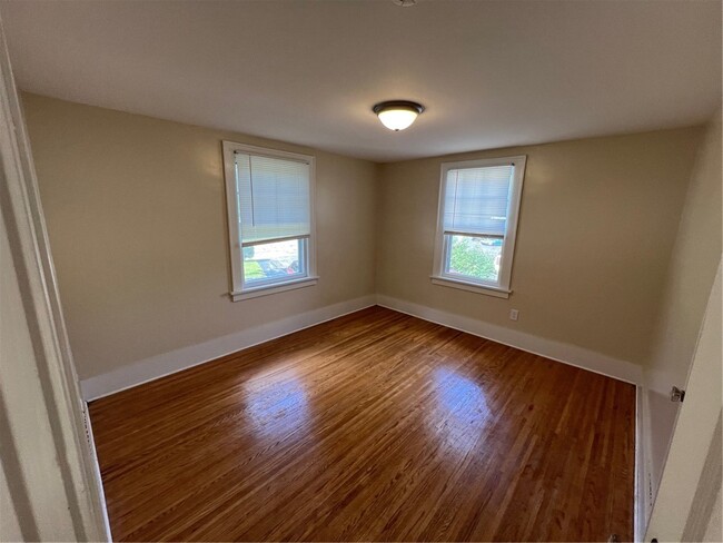Building Photo - 425 Highland Ave
