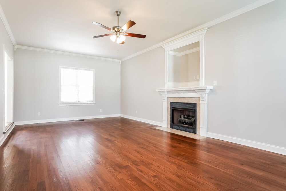 Building Photo - 476 Winding Oak Way