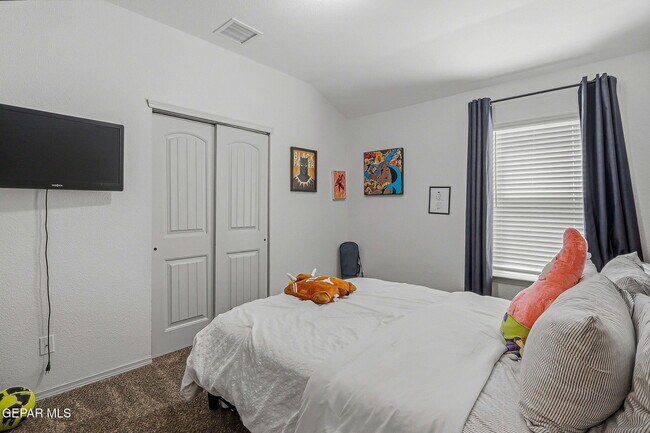 Building Photo - 14905 Tierra Escape Ave