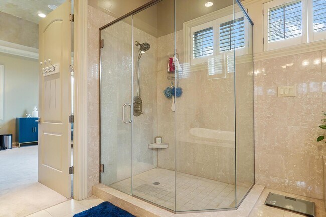 Building Photo - 6655 Traquair Pl