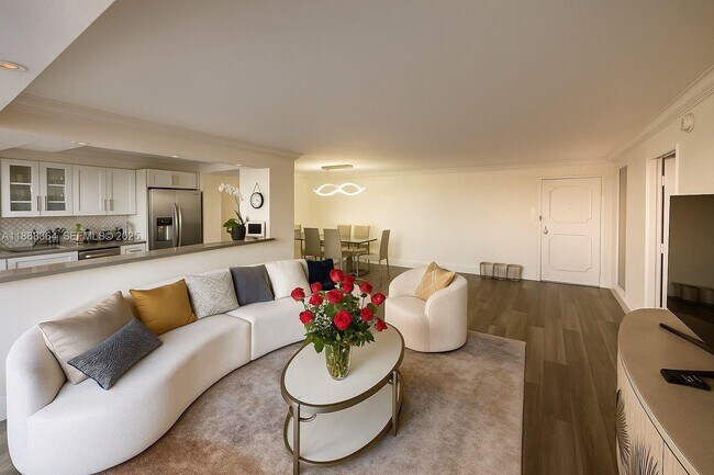 Building Photo - 2841 N Ocean Blvd