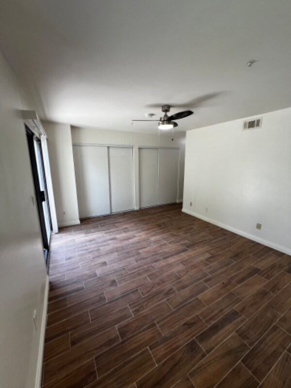 Building Photo - 1255 N Los Robles Ave
