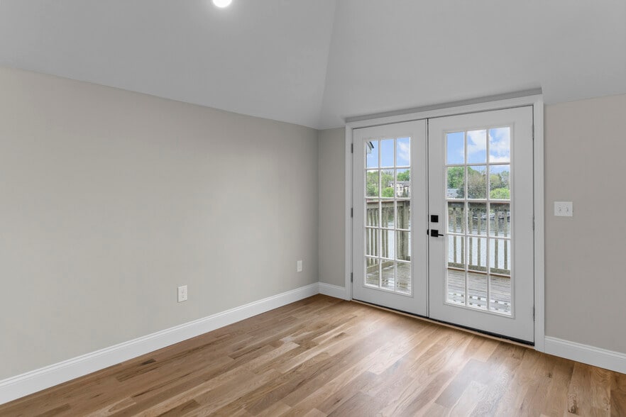 Building Photo - 376 Arnolds Neck Dr