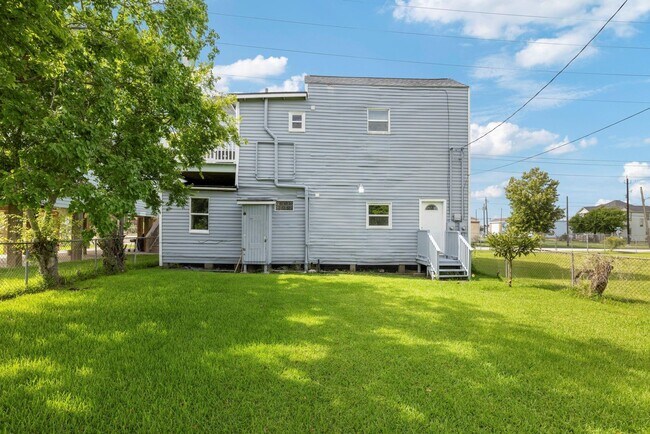 Building Photo - 2714 Avenue H