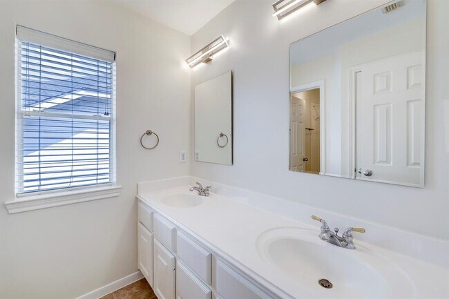 Building Photo - 5630 Ballina Canyon Ln