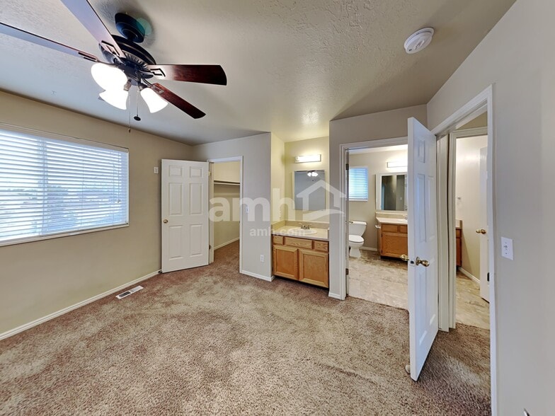 Building Photo - 911 N 2350 W