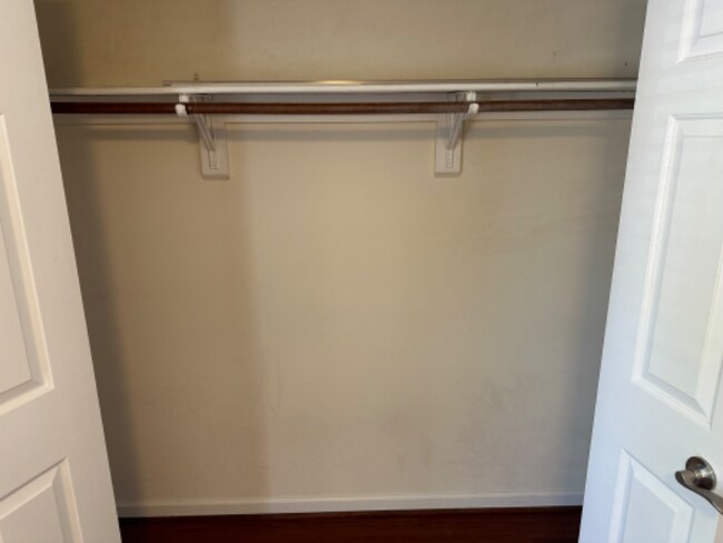 Building Photo - 2528 Noble Rd