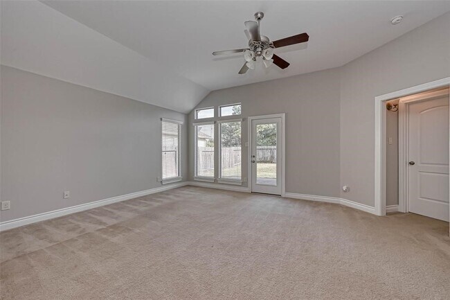 Building Photo - 5523 Stoneridge Ct