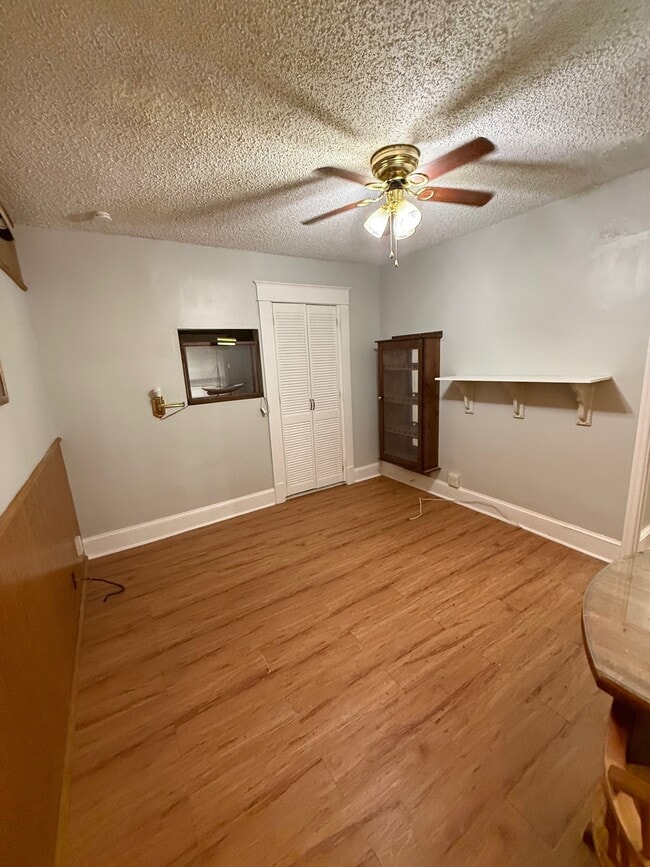 Building Photo - 3914 Herschel St