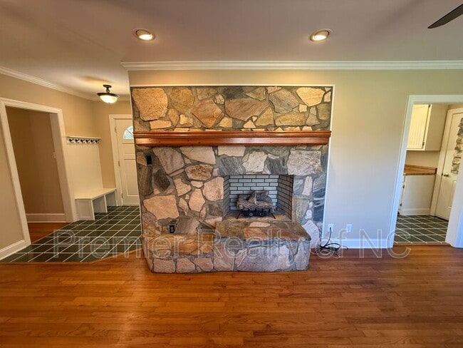 Building Photo - 292 Feezor Rd