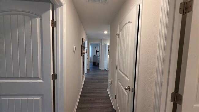 Building Photo - 16221 Admirals Cove Ln