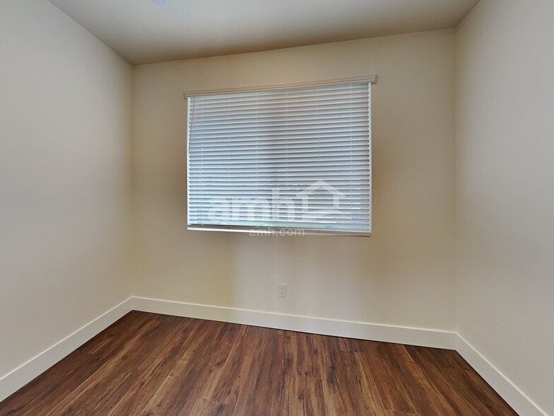 Building Photo - 9329 Wabash St