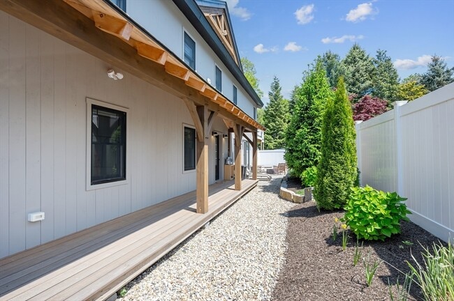 Building Photo - 9 Tidal Cove Way