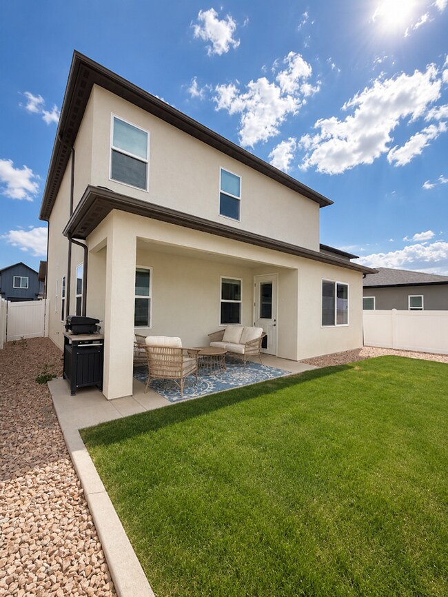 Building Photo - Stylish 2023 Home for Rent | 4 Bed • 2.5 Bath • Prime North Grand Junction Location