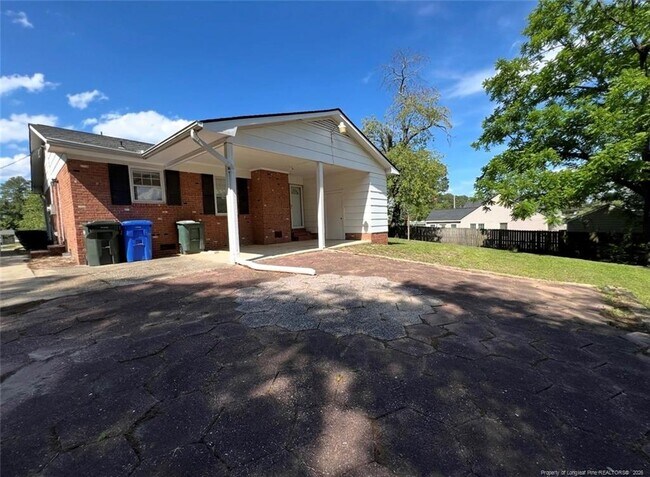 Building Photo - 1319 Levy Dr